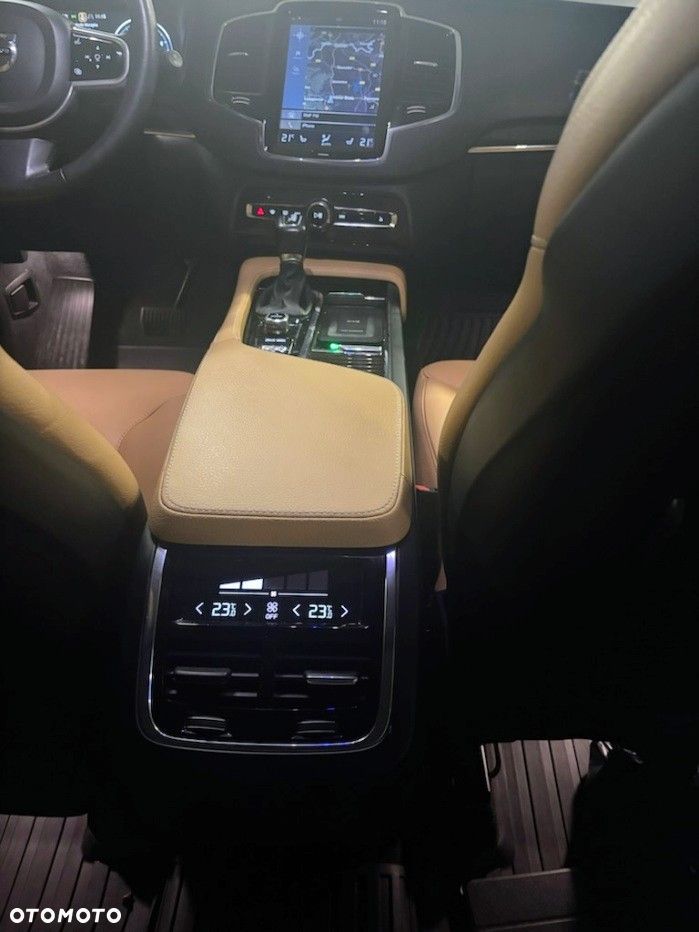 Volvo XC 90 T6 AWD Geartronic Momentum - 27