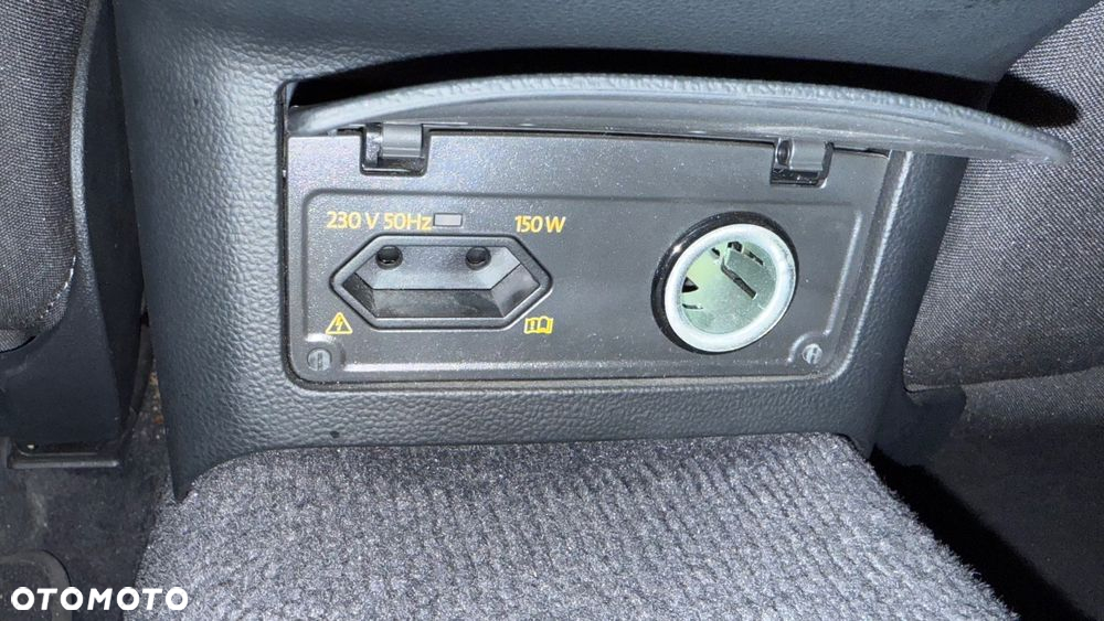 Volkswagen Passat - 12
