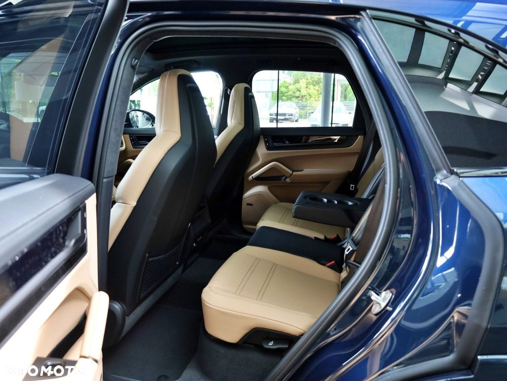 Porsche Cayenne - 12