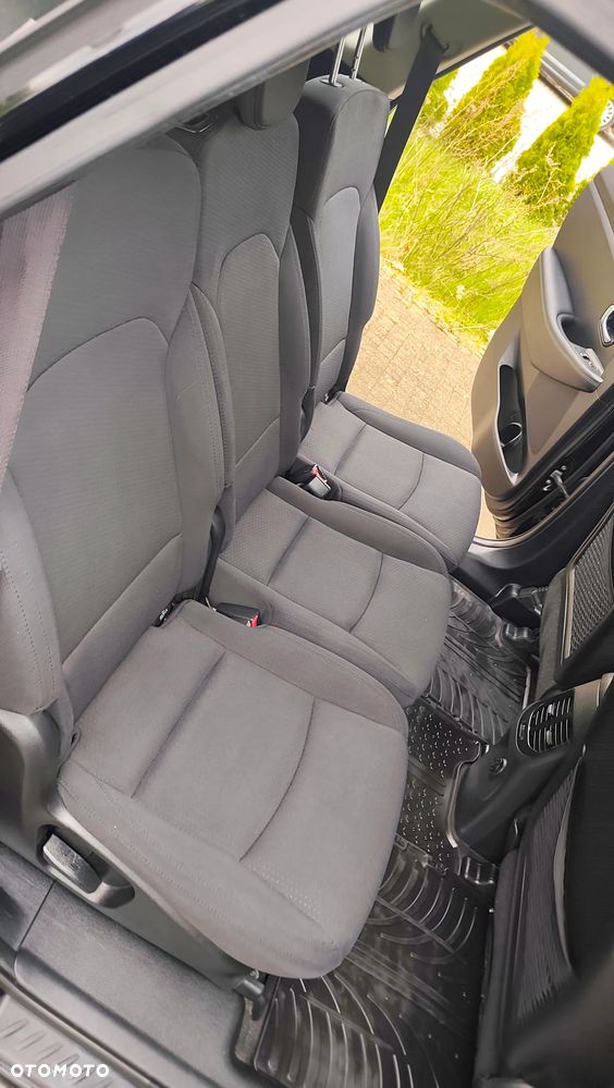 Kia Carens 1.6 GDI Fifa World Cup Edition - 35