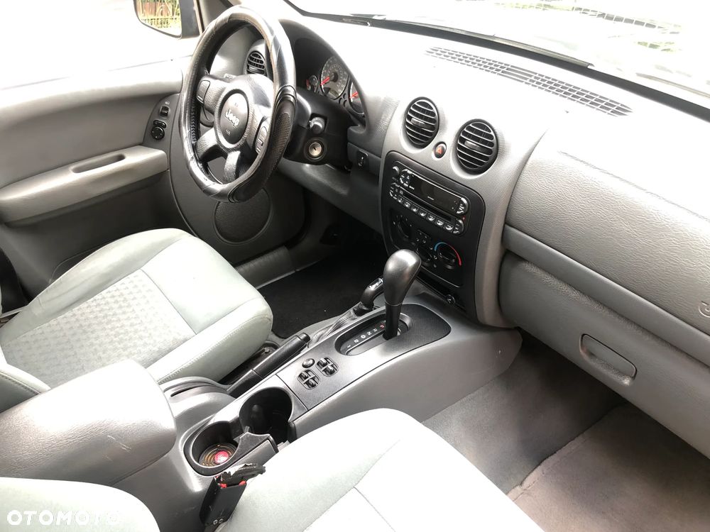 Jeep Cherokee - 17
