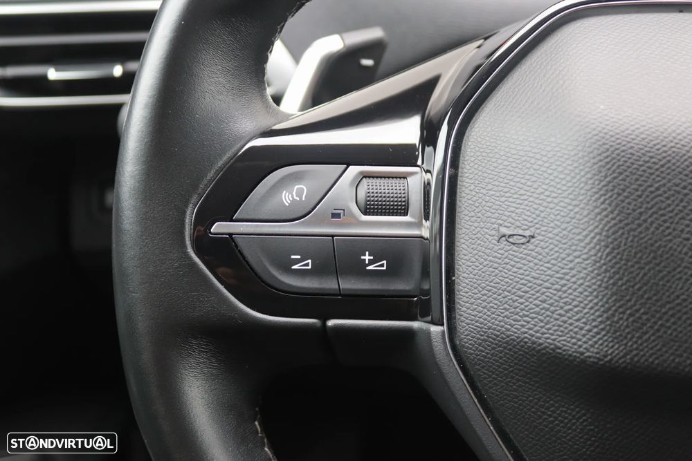 Peugeot 3008 1.2 PureTech Allure Pack EAT8 - 11