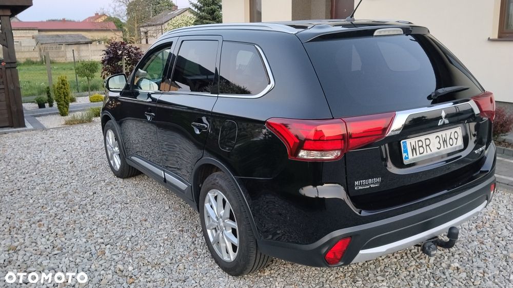 Mitsubishi Outlander - 3