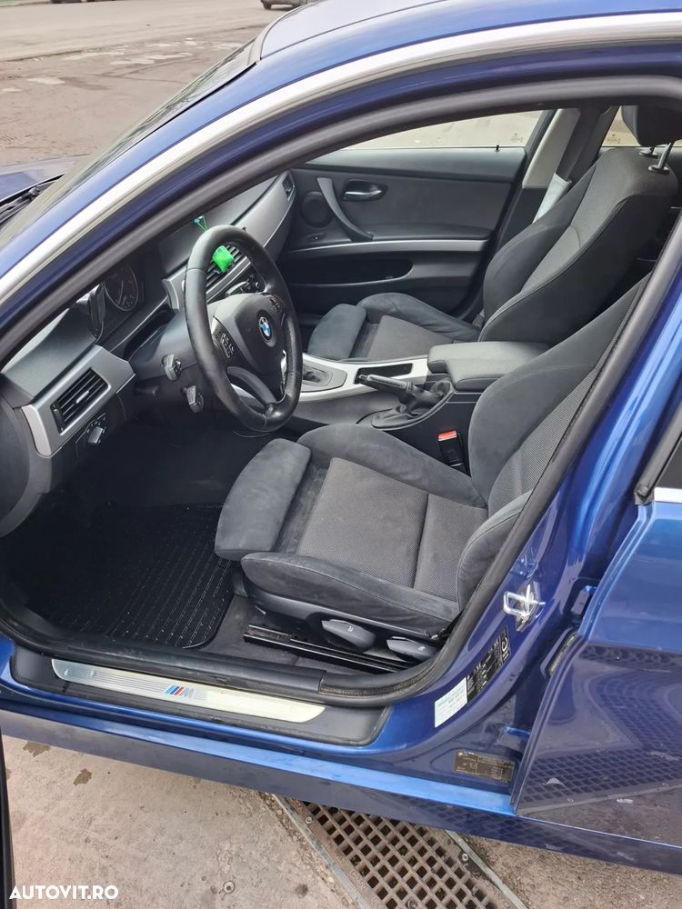 BMW Seria 3 320d DPF Touring Aut. - 6