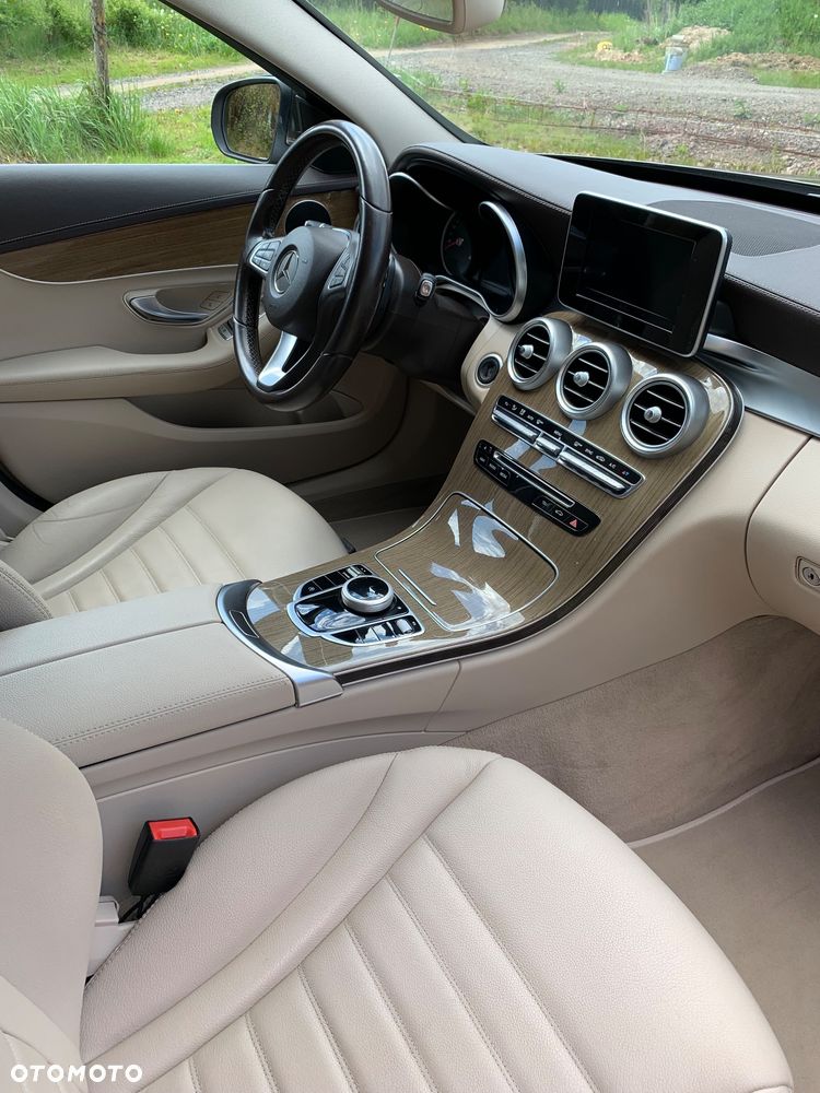 Mercedes-Benz Klasa C 250 7G-TRONIC - 30