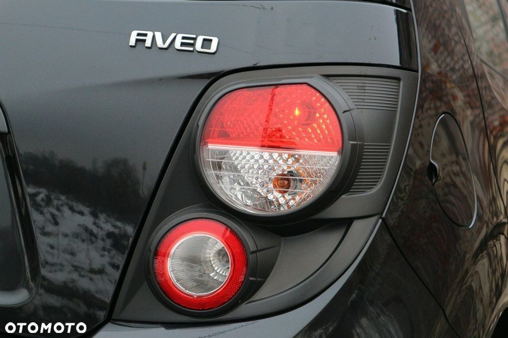 Chevrolet Aveo 1.2 LT - 12