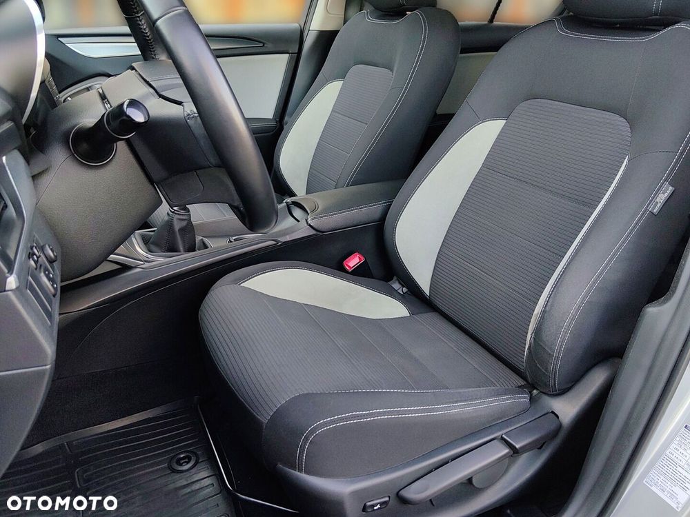 Toyota Avensis 1.8 Premium EU5 - 16