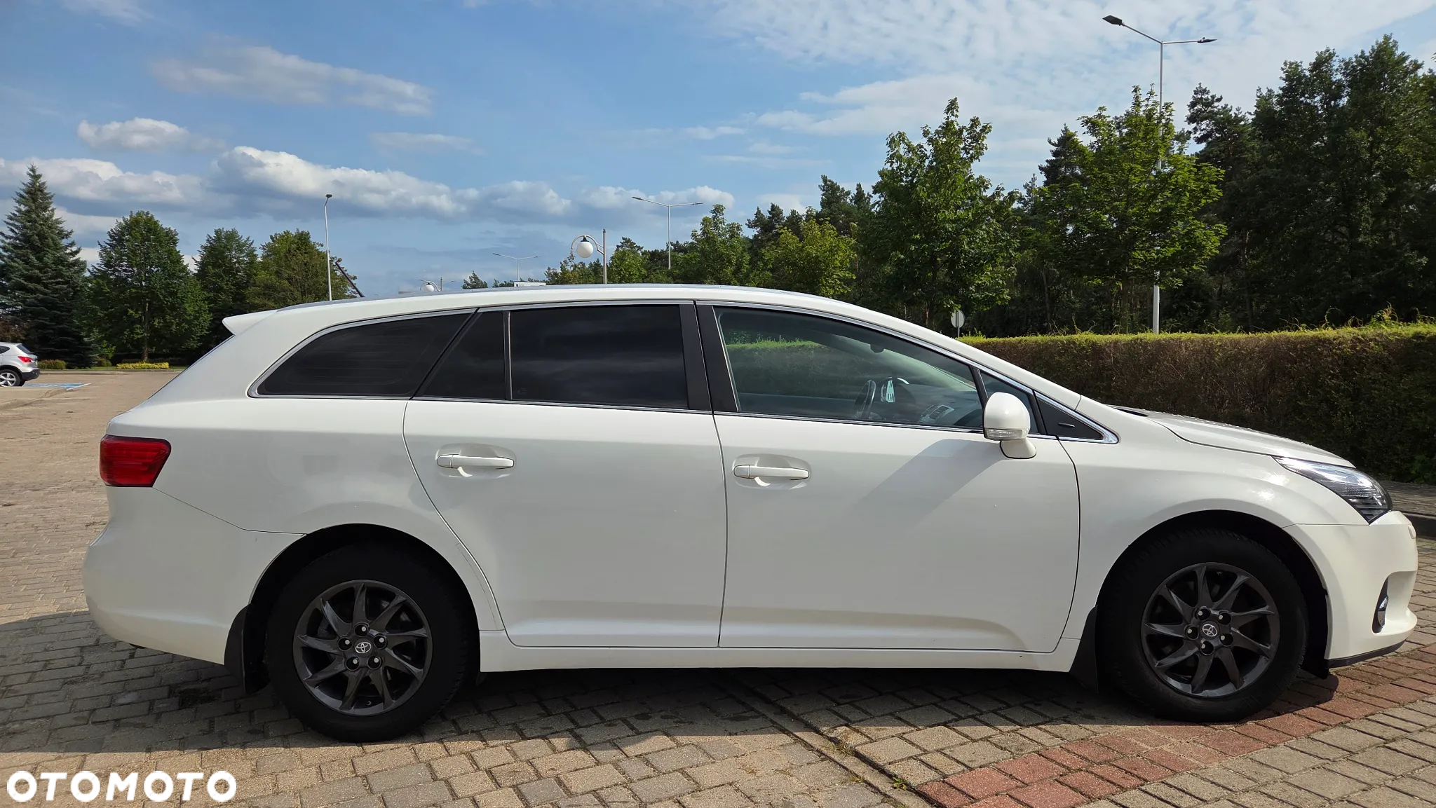 Toyota Avensis 2.0 D-4D Premium - 13