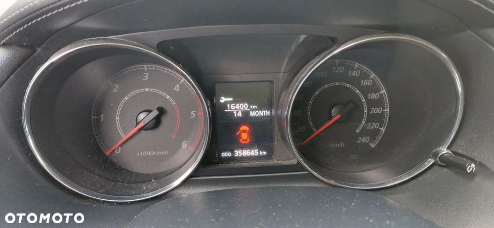 Peugeot 4007 - 7