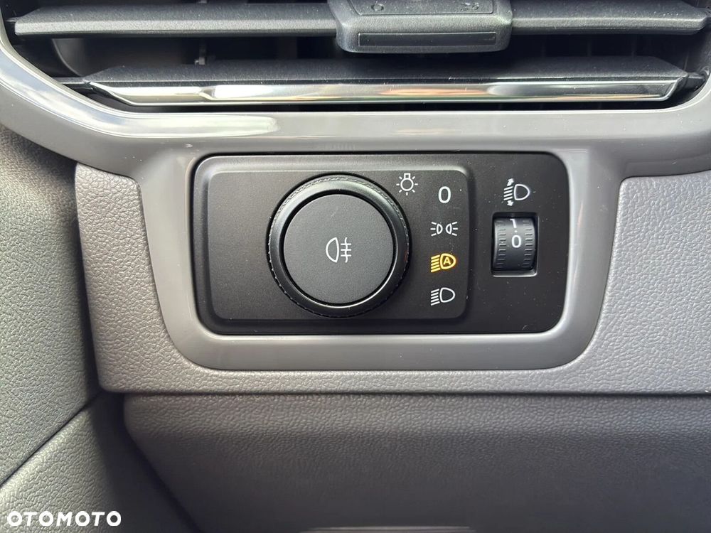 Volkswagen Caravelle - 36