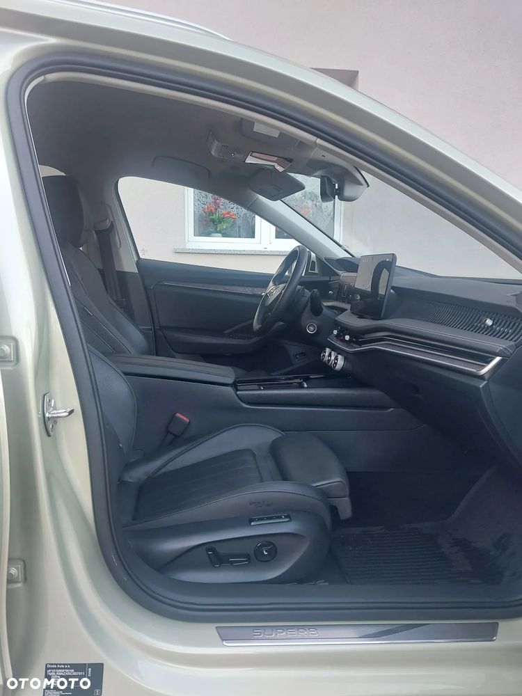 Skoda Superb 2.0 TDI SCR 4x4 L&K DSG - 12