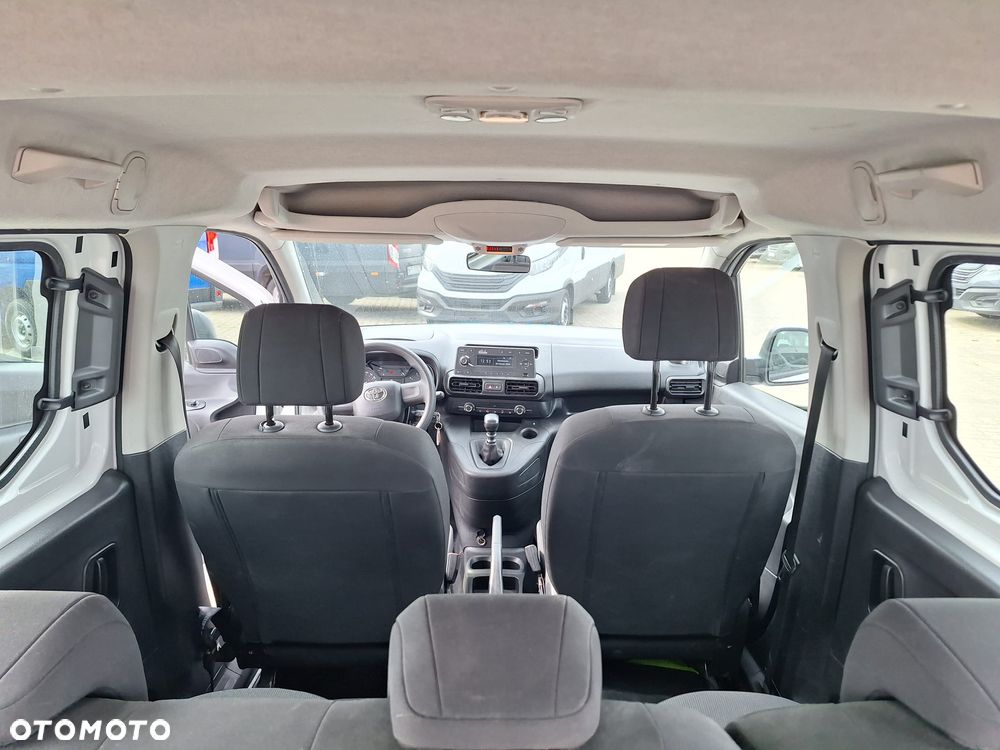 Toyota Proace City Verso 5 osobowy 1,5 diesel - 17