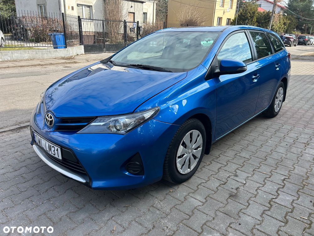 Toyota Auris 1.4 D-4D Terra EU5 - 1