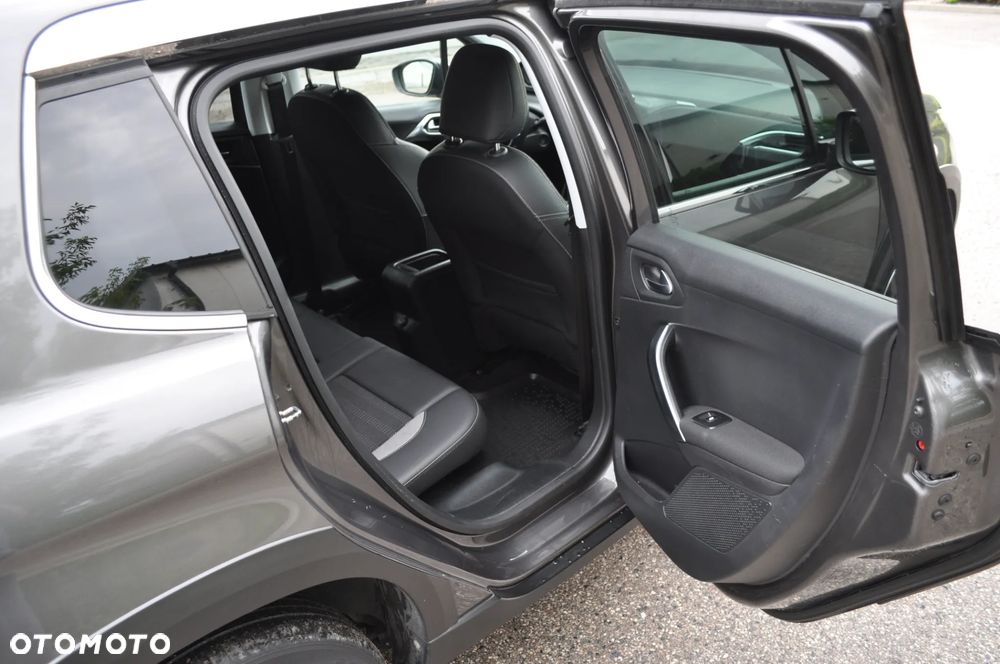 Peugeot 2008 PureTech 82 Allure - 18