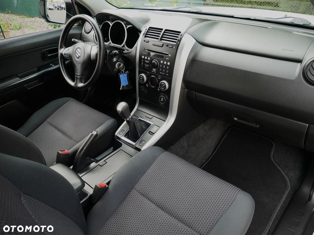 Suzuki Grand Vitara 1.6 Black&White - 21