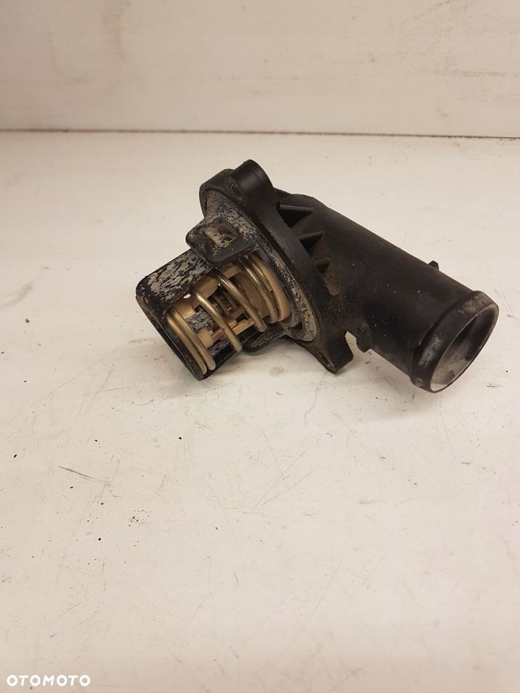 TERMOSTAT OBUDOWA AUDI A4 A5 Q5 3.0 TDI 059121111N - 2