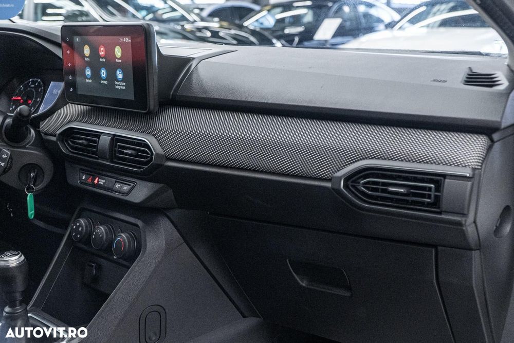 Dacia Logan TCe 90 MT6 Prestige - 35