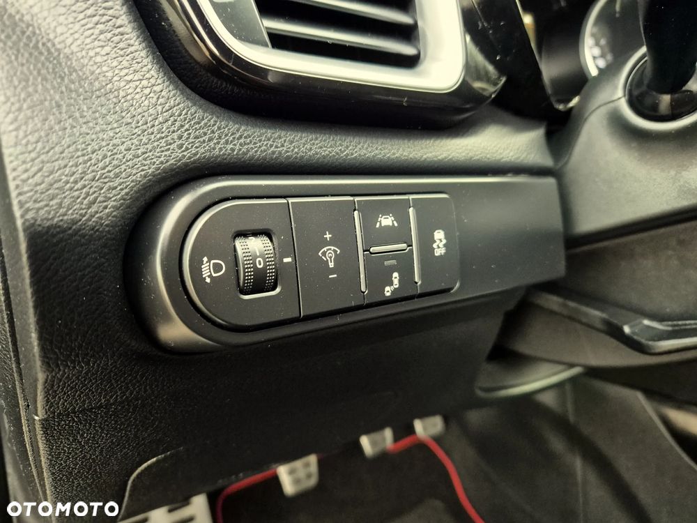 Kia Ceed Cee'd 1.6 T-GDI GT - 10