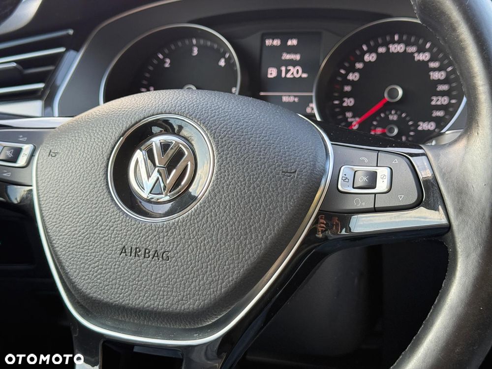 Volkswagen Passat 2.0 TDI (BlueMotion Technology) Comfortline - 25