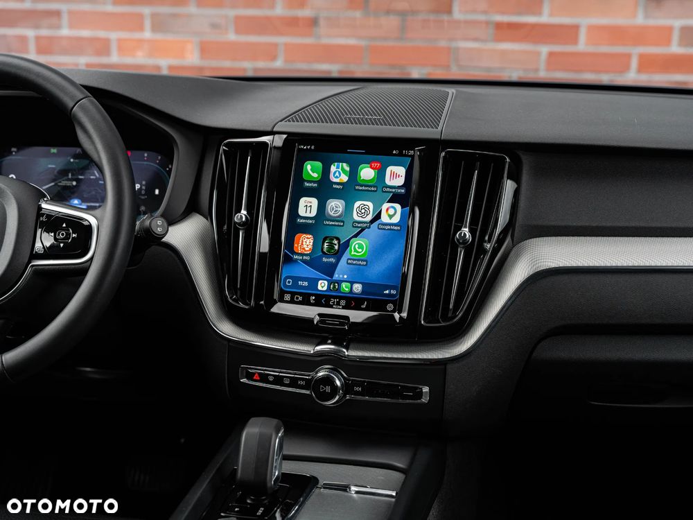 Volvo XC 60 B4 B Plus Dark - 33