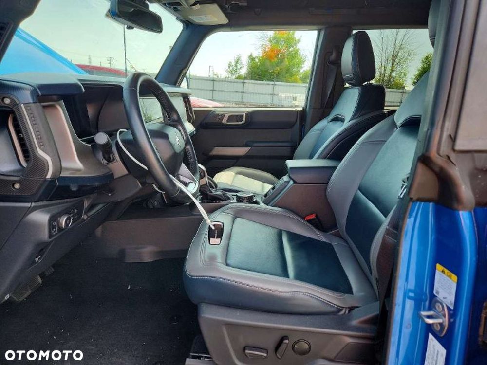 Ford Bronco - 8