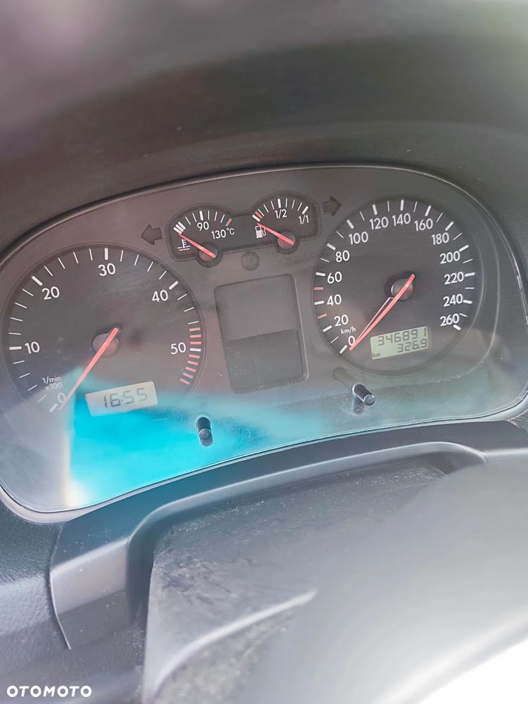 Volkswagen Bora 1.9 TDI Comfortline - 3