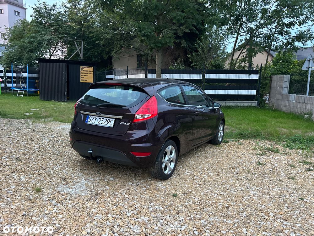 Ford Fiesta 1.25 Ghia - 32