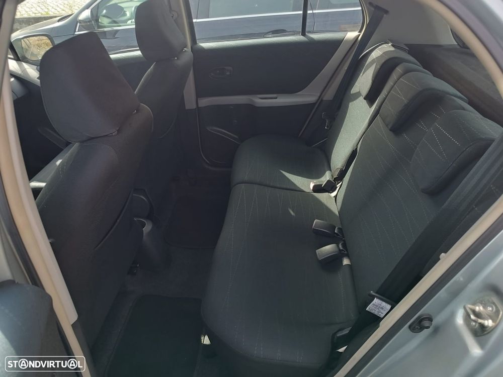 Toyota Yaris 1.0 VVT-i AC - 11