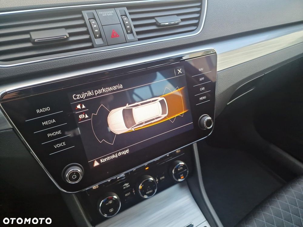 Skoda Superb 2.0 TSI Ambition DSG - 24