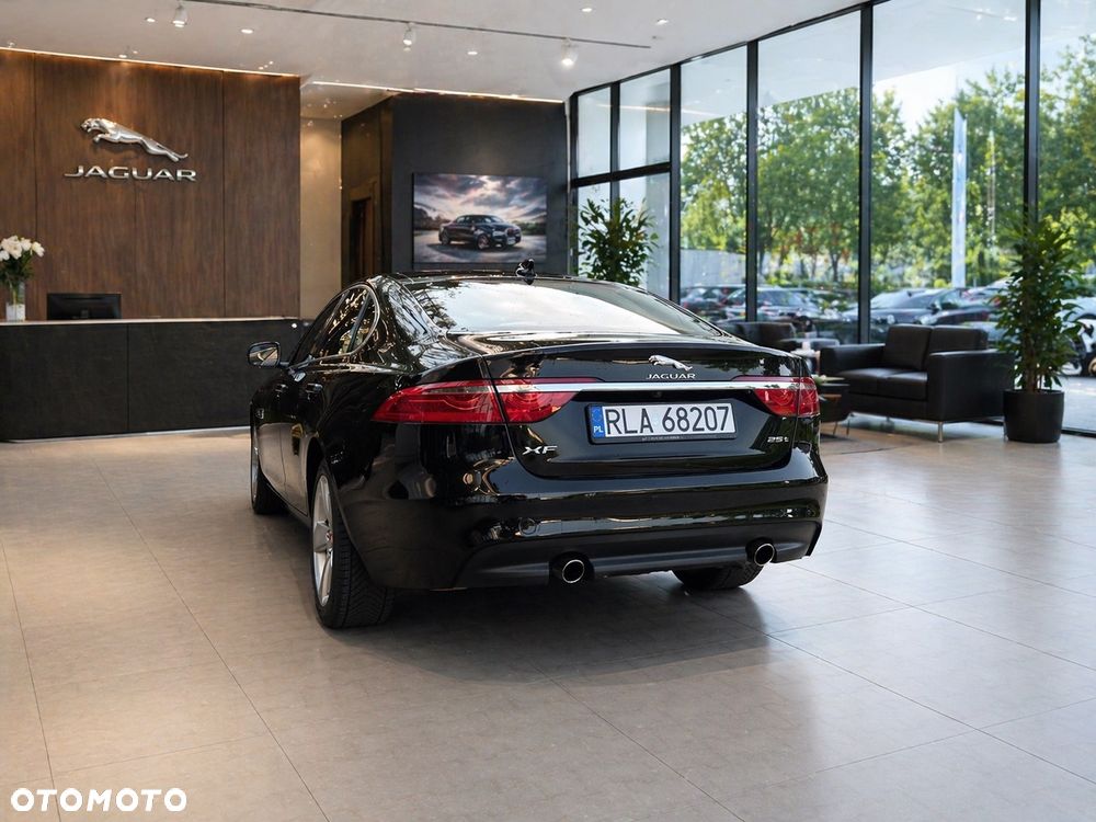 Jaguar XF 25t Prestige - 2