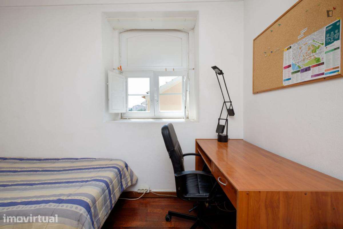 Quarto - localizado em Montes Claros Coimbra - Grande imagem: 4/23