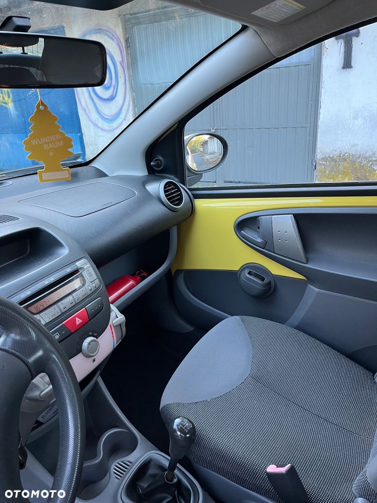 Peugeot 107 - 12