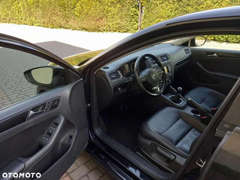 Volkswagen Jetta 1.6 TDI DPF Highline - 26