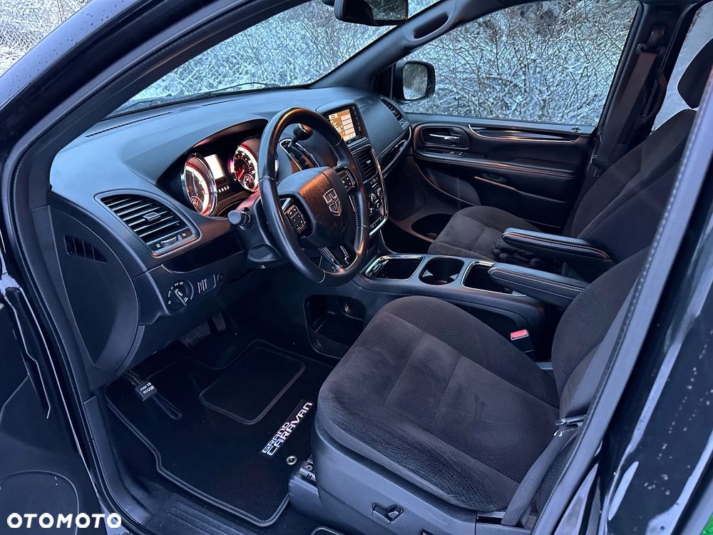 Dodge Grand Caravan 3.6 R/T - 9