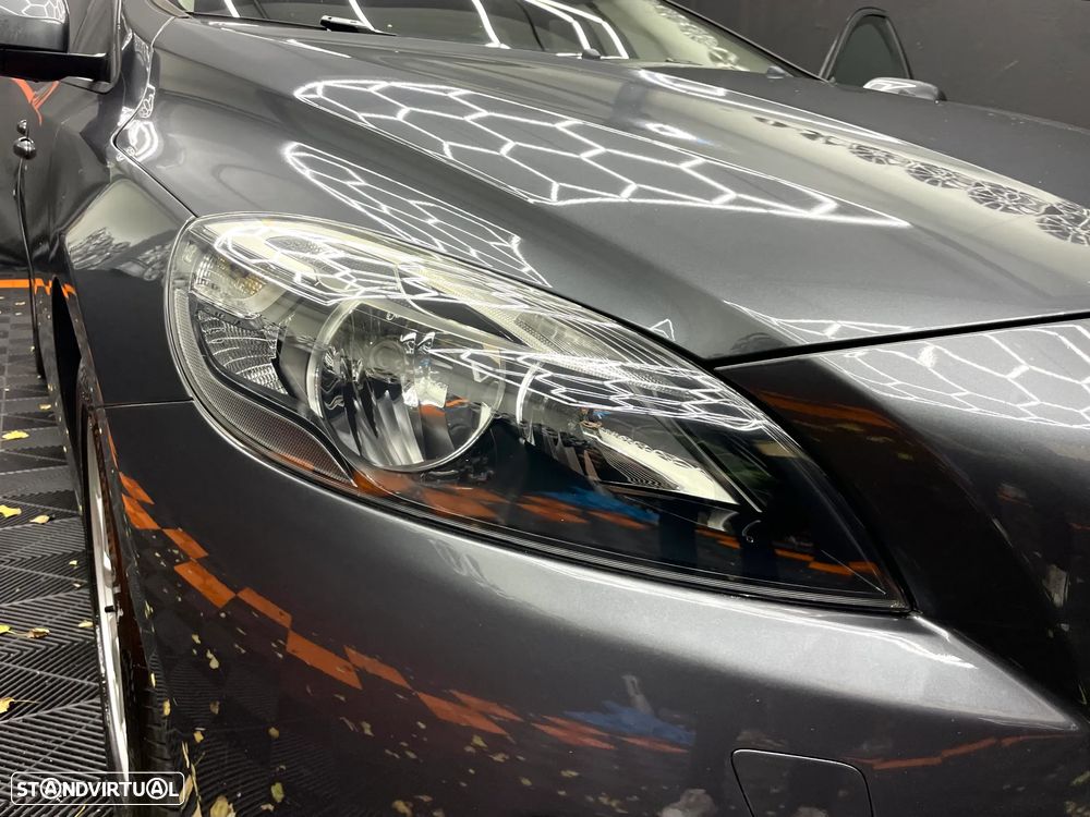 Volvo V40 1.6 D2 Momentum Eco - 26