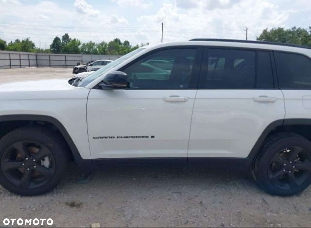 Jeep Grand Cherokee - 9