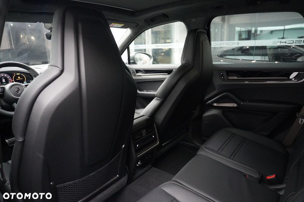 Porsche Cayenne - 27