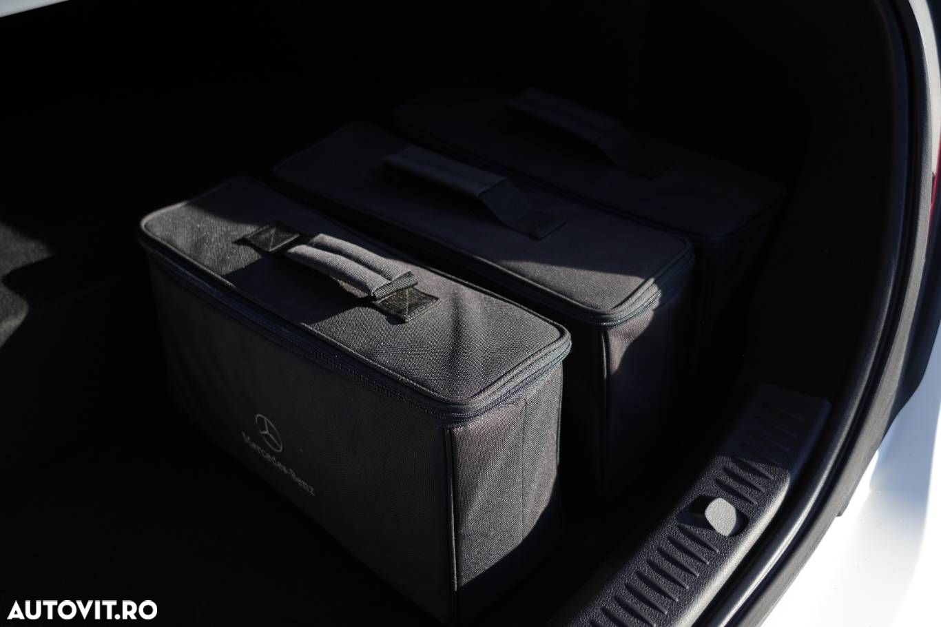 Mercedes-Benz E 300 de T 9G-TRONIC AMG Line - 31