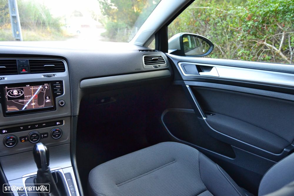 VW Golf Variant 1.6 TDi Trendline DSG - 11