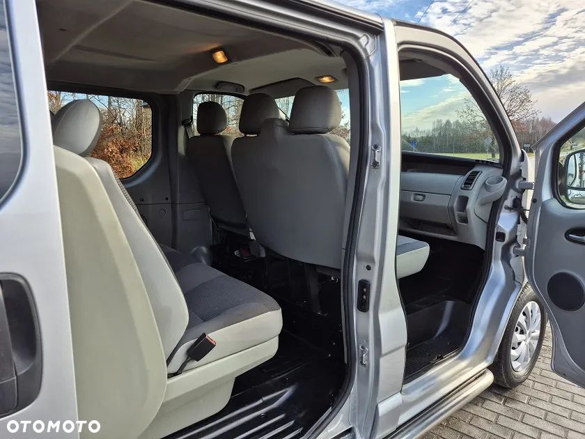 Opel Vivaro L2H1 2.9t - 12