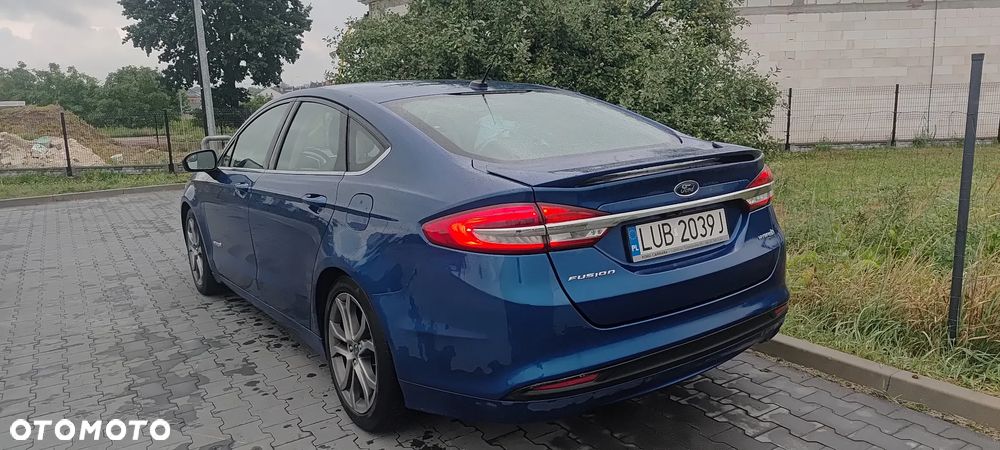 Ford Fusion - 13