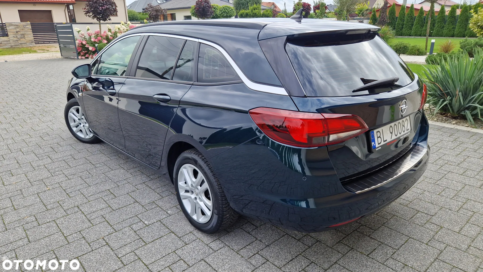 Opel Astra V 1.4 T Elite S&S - 3