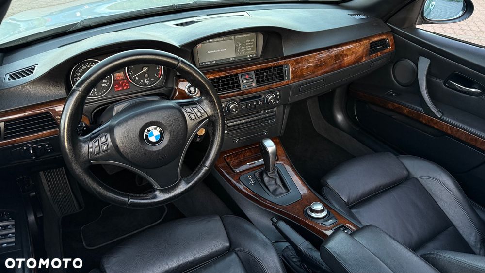 BMW Seria 3 325i Cabrio - 12