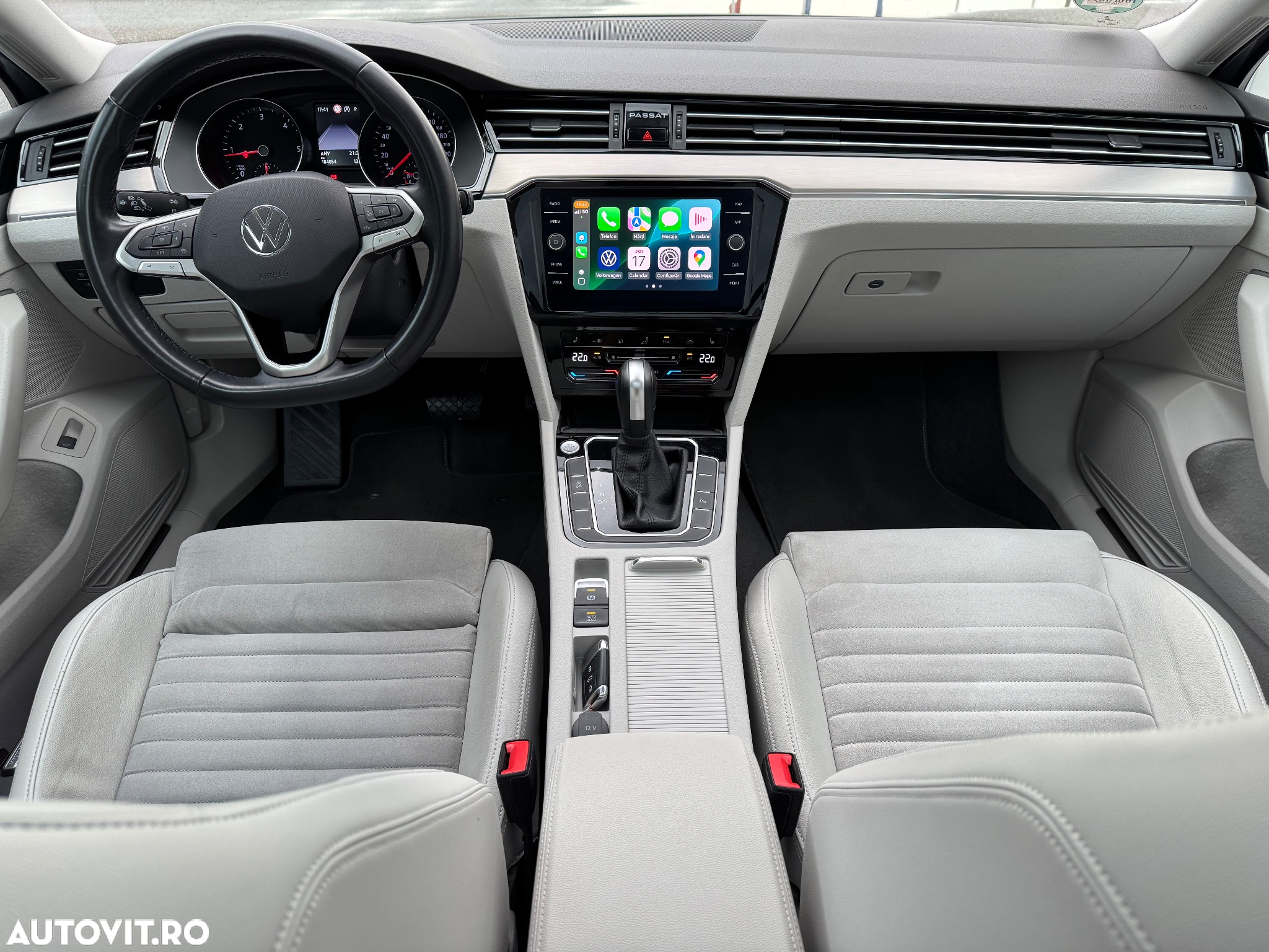 Volkswagen Passat Variant 2.0 TDI SCR DSG Elegance - 32