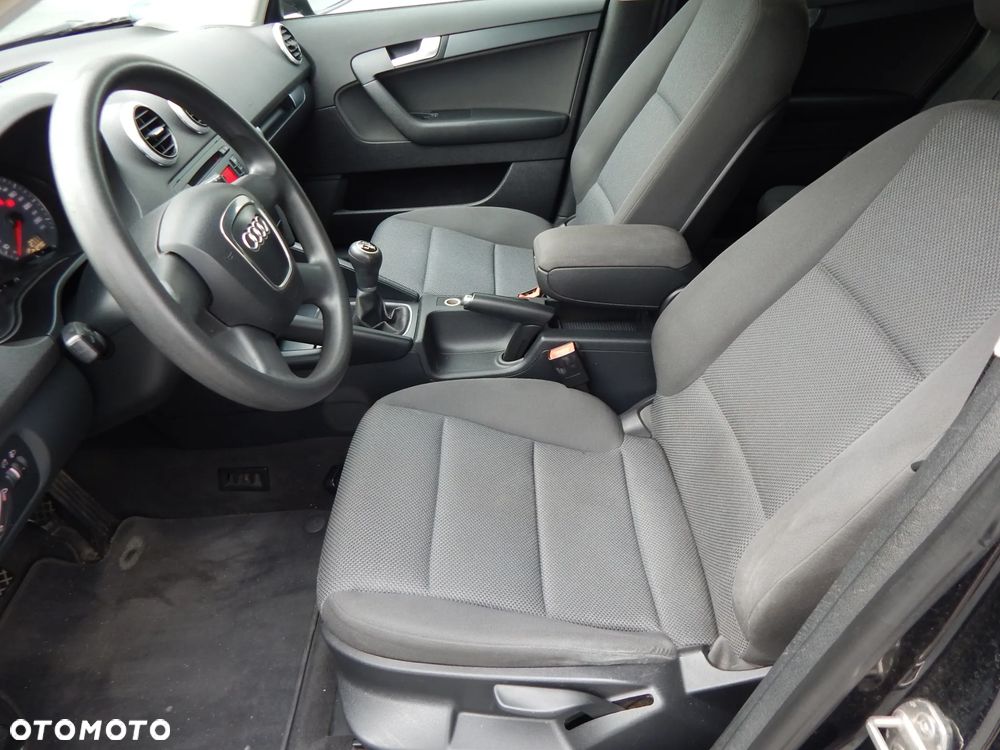 Audi A3 Sportback 1.6 TDI Attraction - 14