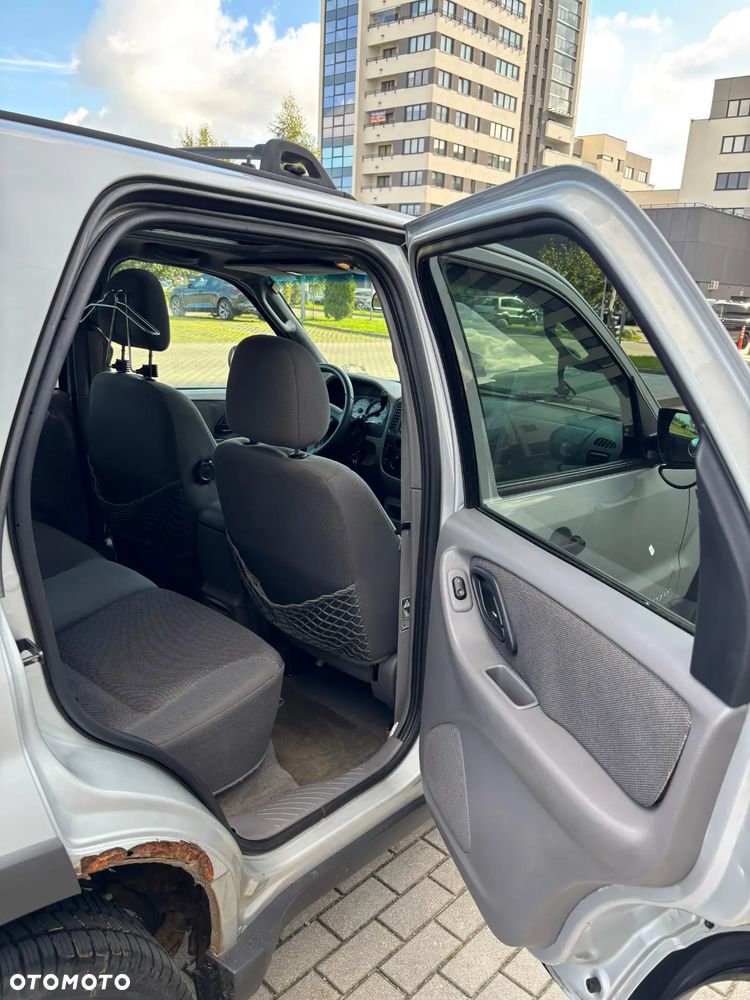 Ford Escape 3.0 XLS 4WD - 8