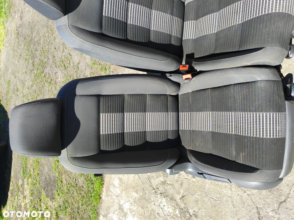 fotel przód x2 + fotel drugi rząd x3 + fotel trzeci rząd x2 plus mocowania boczki kpl. 7 osób do Vw Touran I 03-10r , komplet z foto - 21