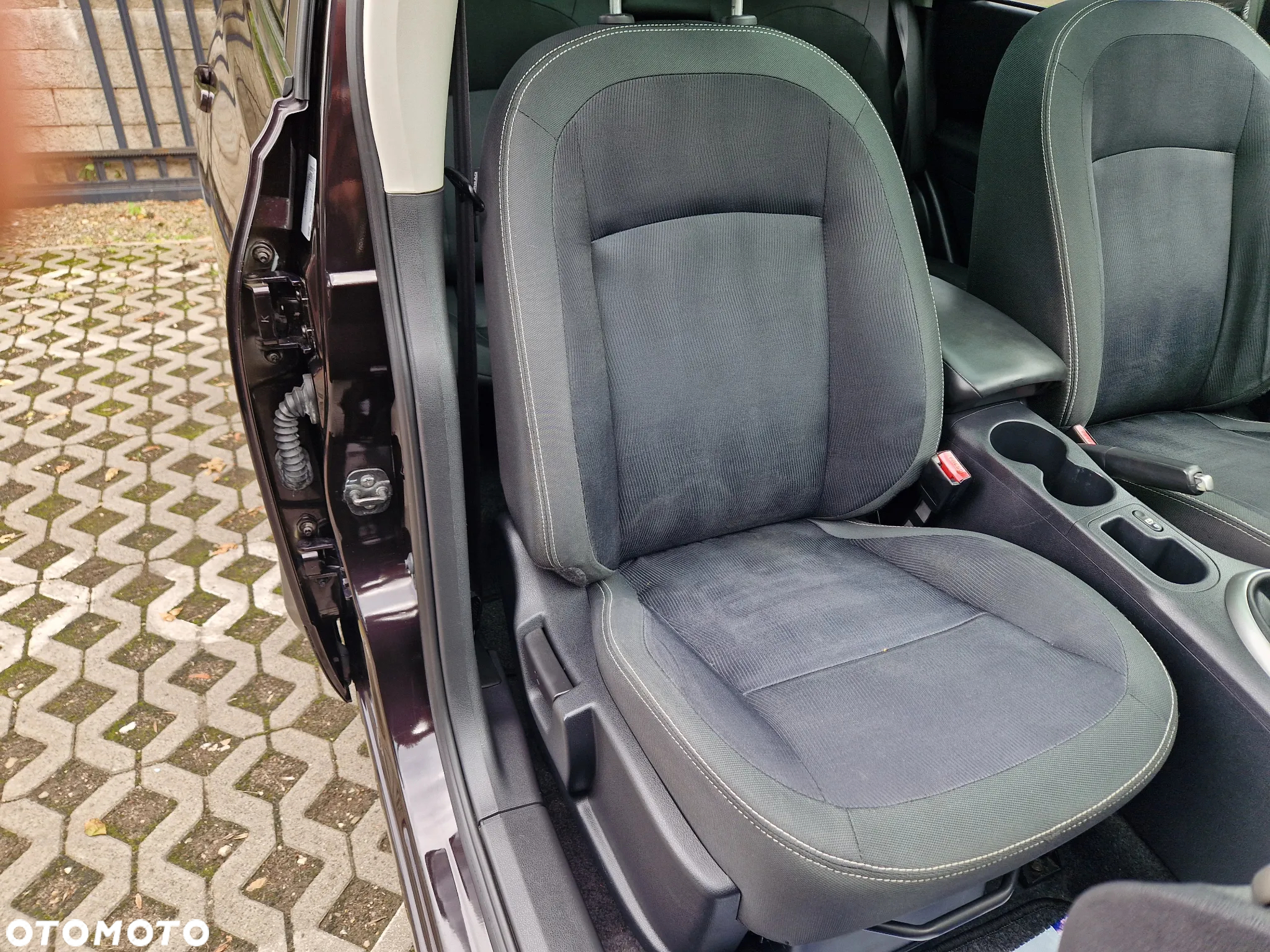 Nissan Qashqai 1.6 visia - 32
