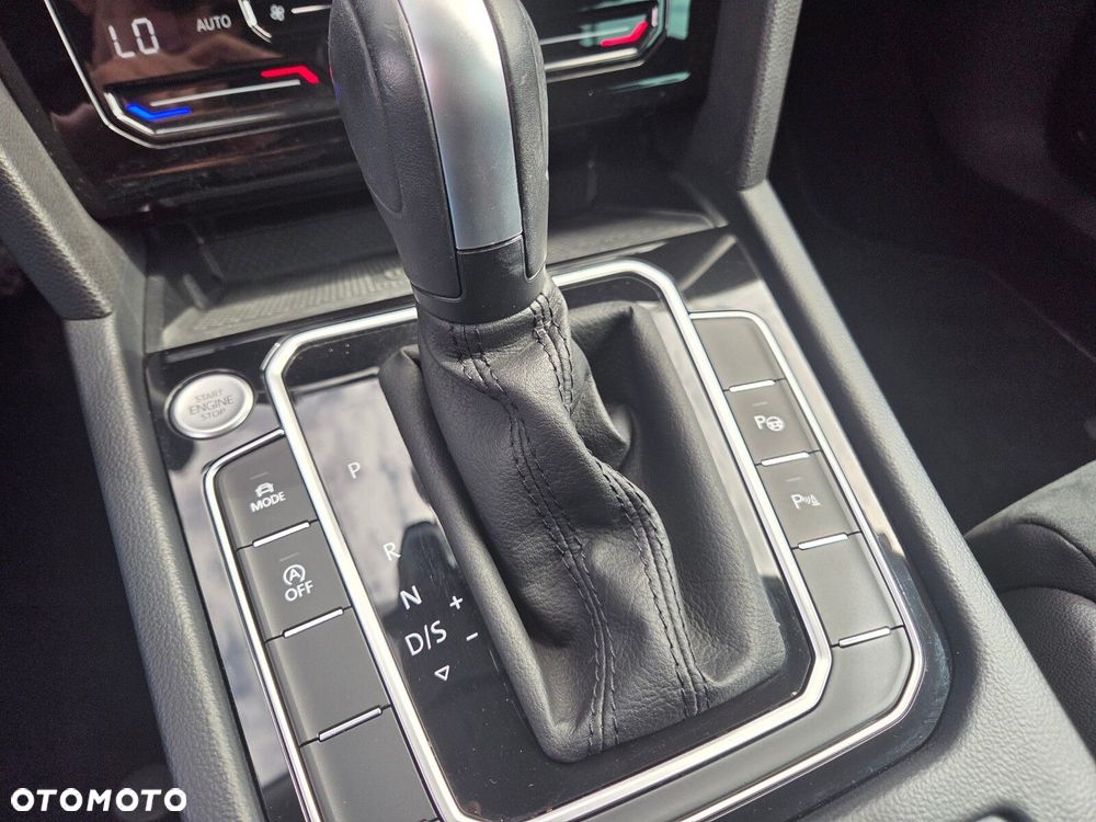 Volkswagen Passat - 29