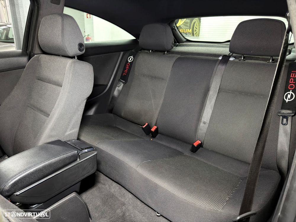 Opel Astra GTC 1.7 CDTI DPF Sport - 8